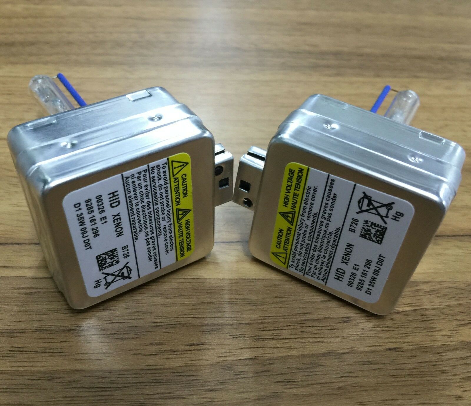 Set(2) D1C/D1R/D1S 8000K Ice Blue HID Xenon Headlight OEM Replacement Bulbs